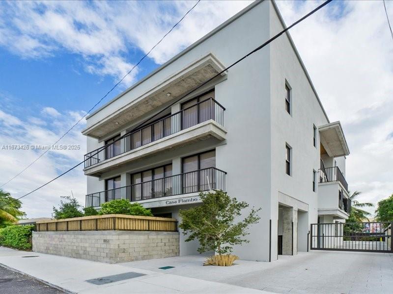 1053 NW 29th St 201