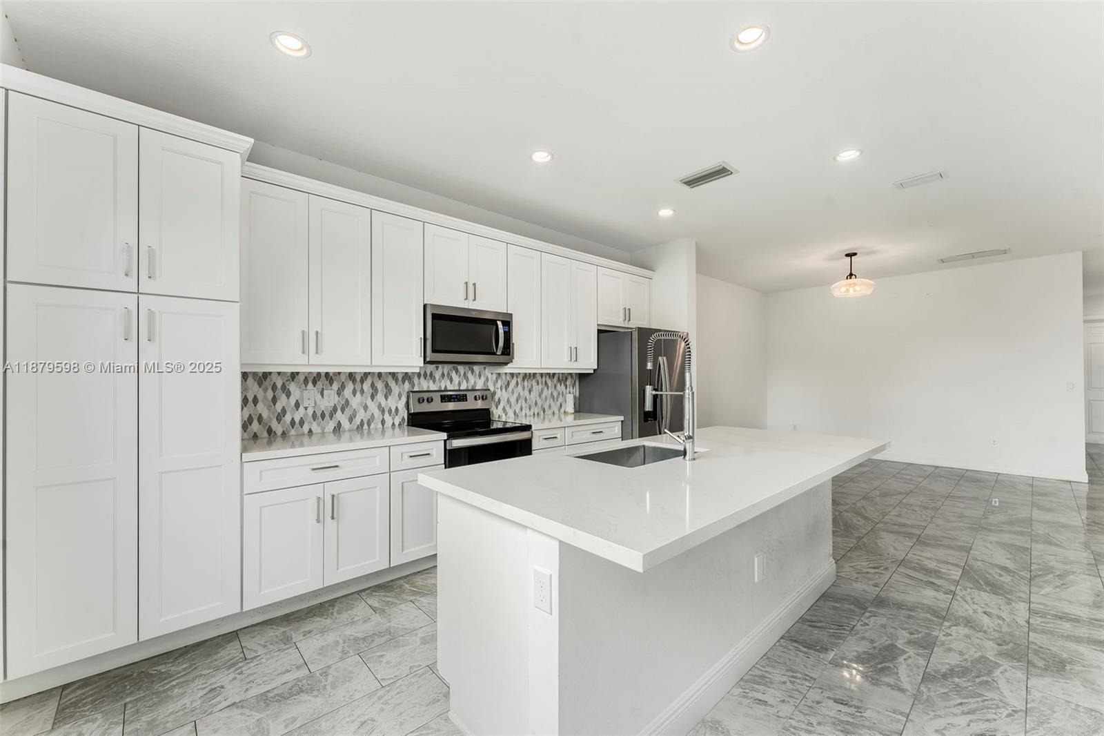 DEERFIELD CROSSING - Residential