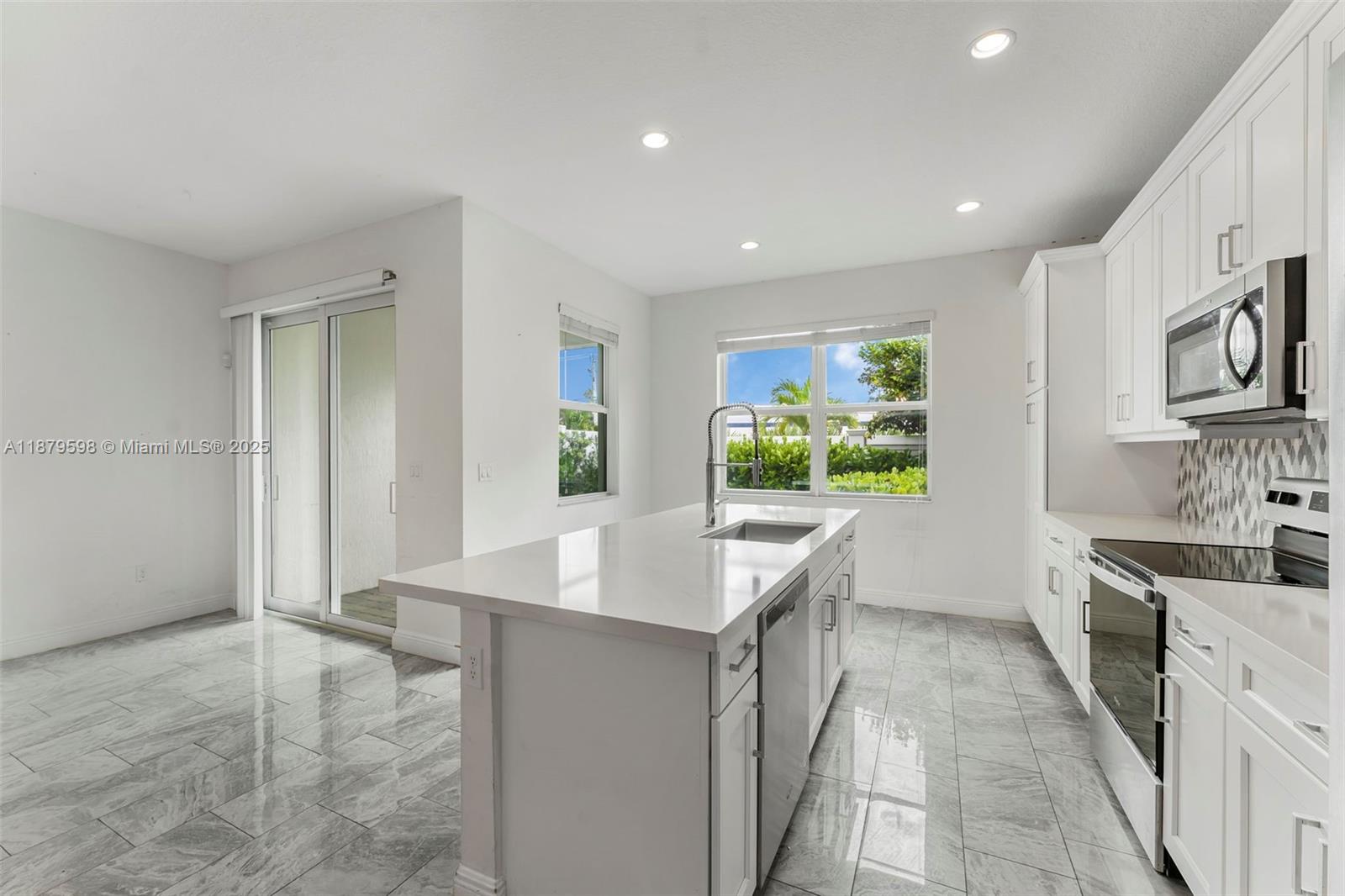 DEERFIELD CROSSING - Residential