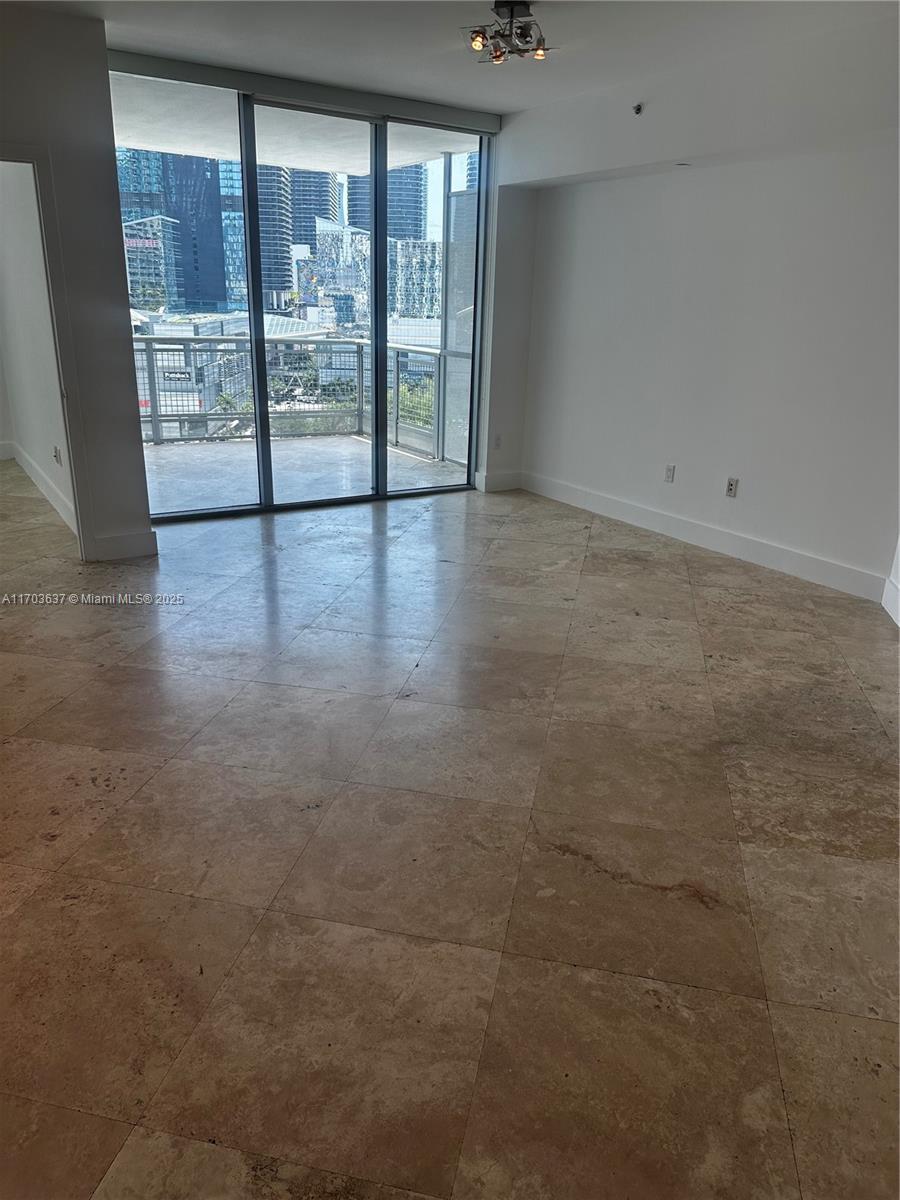 WIND CONDO - Residential