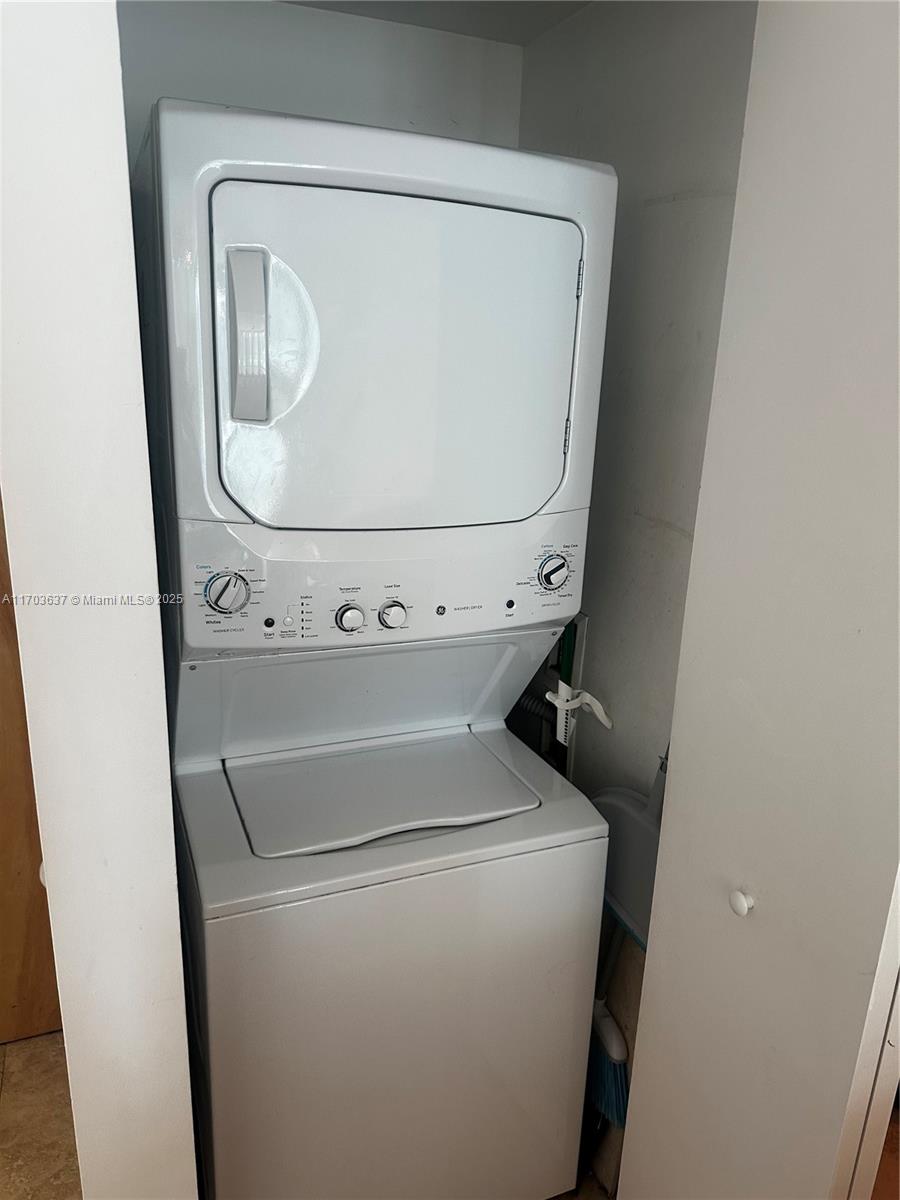 WIND CONDO - Residential