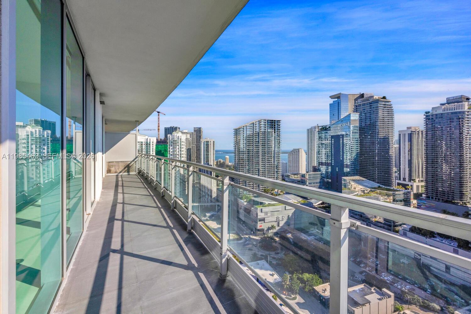 MINT CONDO - Residential