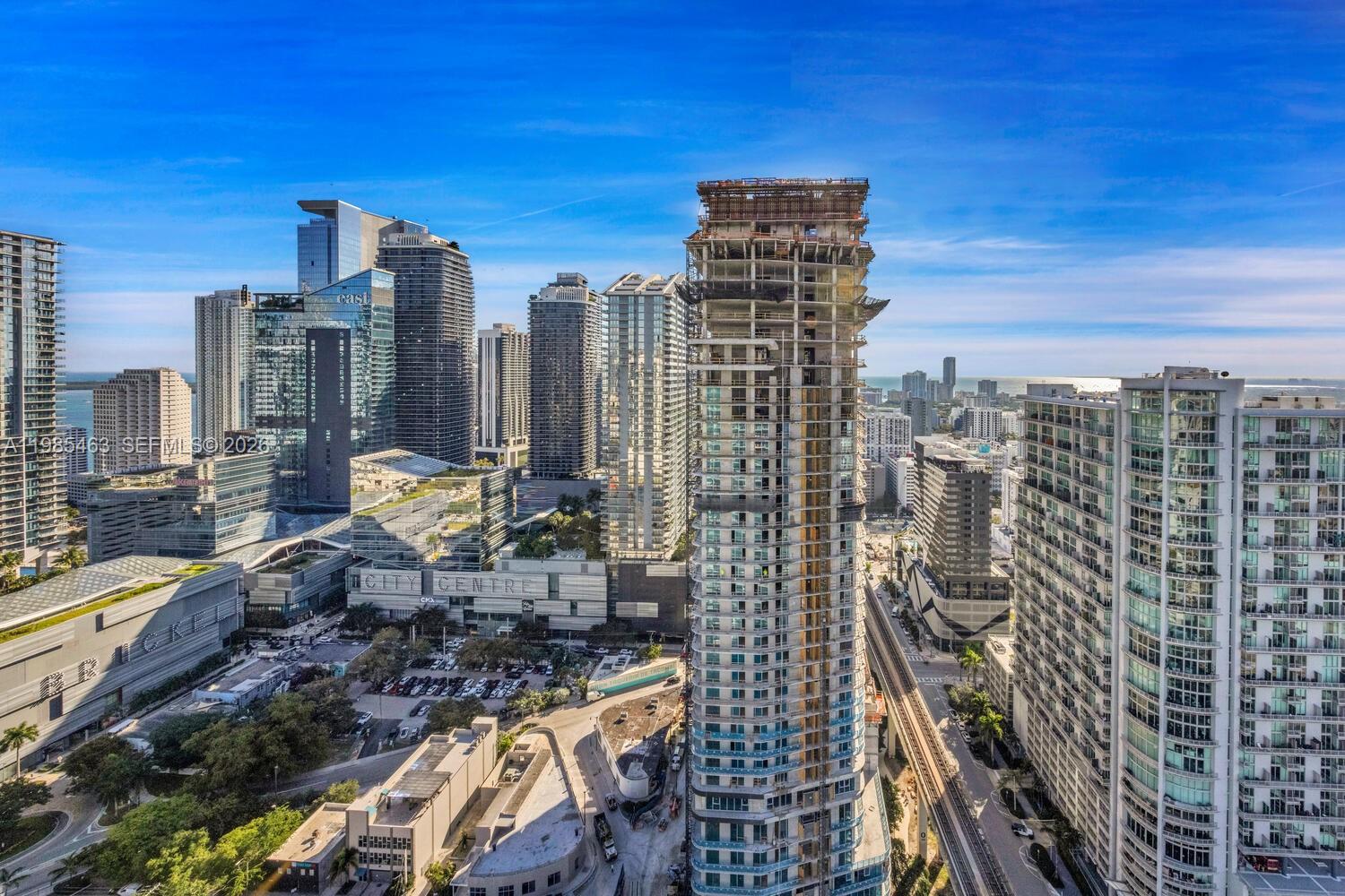 MINT CONDO - Residential