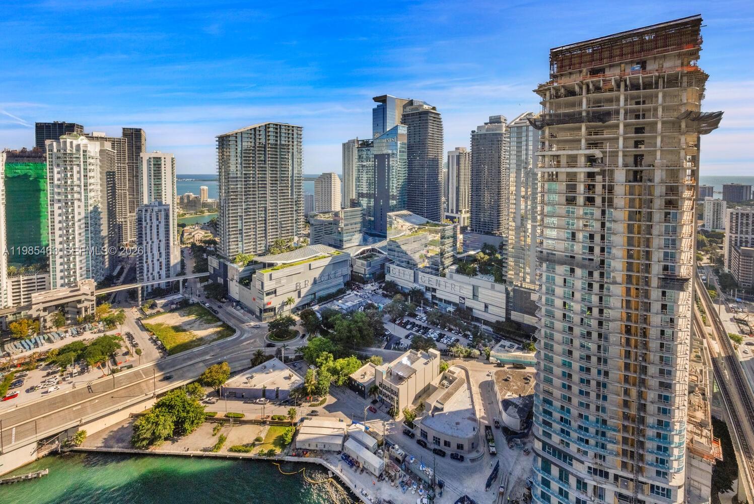 MINT CONDO - Residential