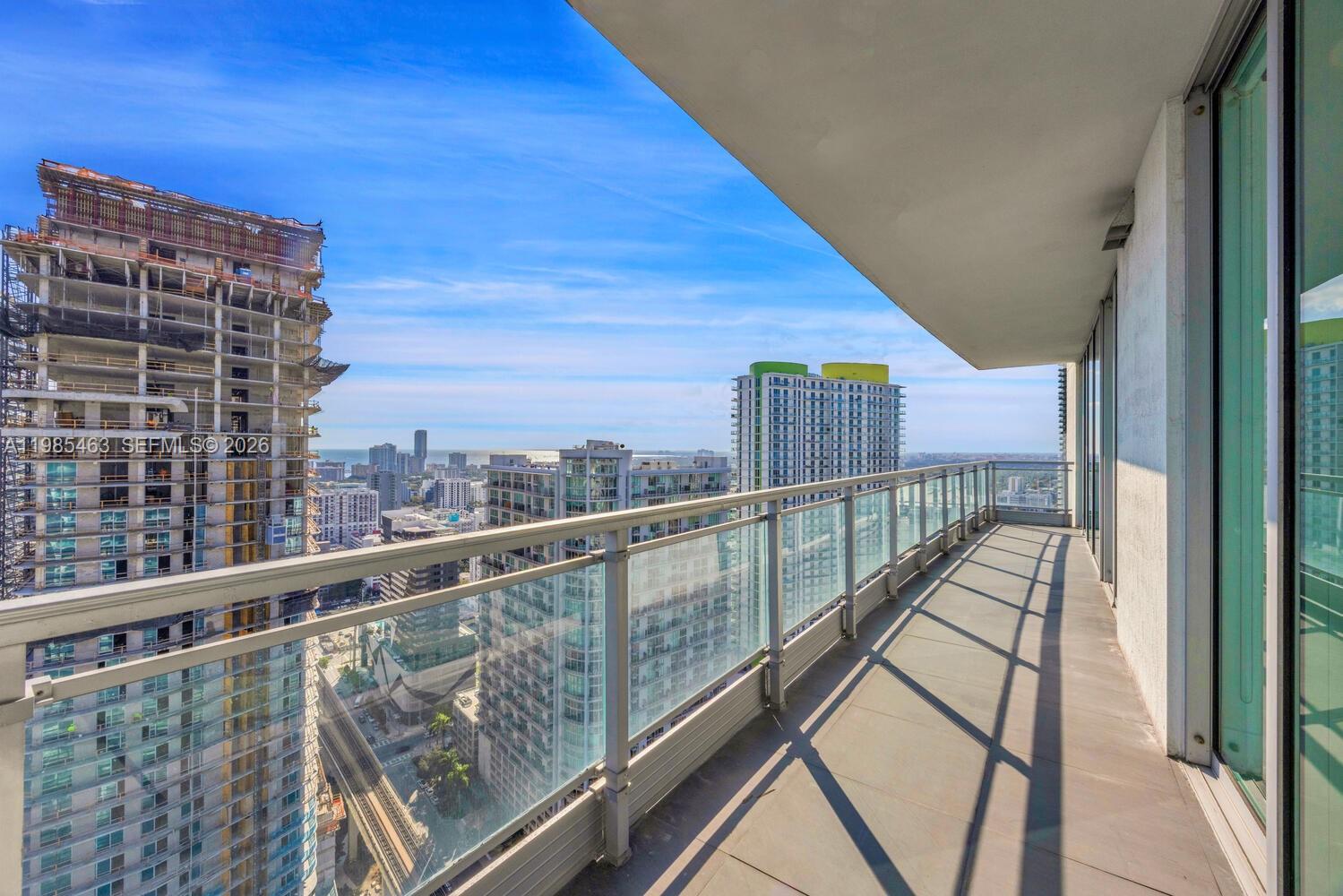 MINT CONDO - Residential