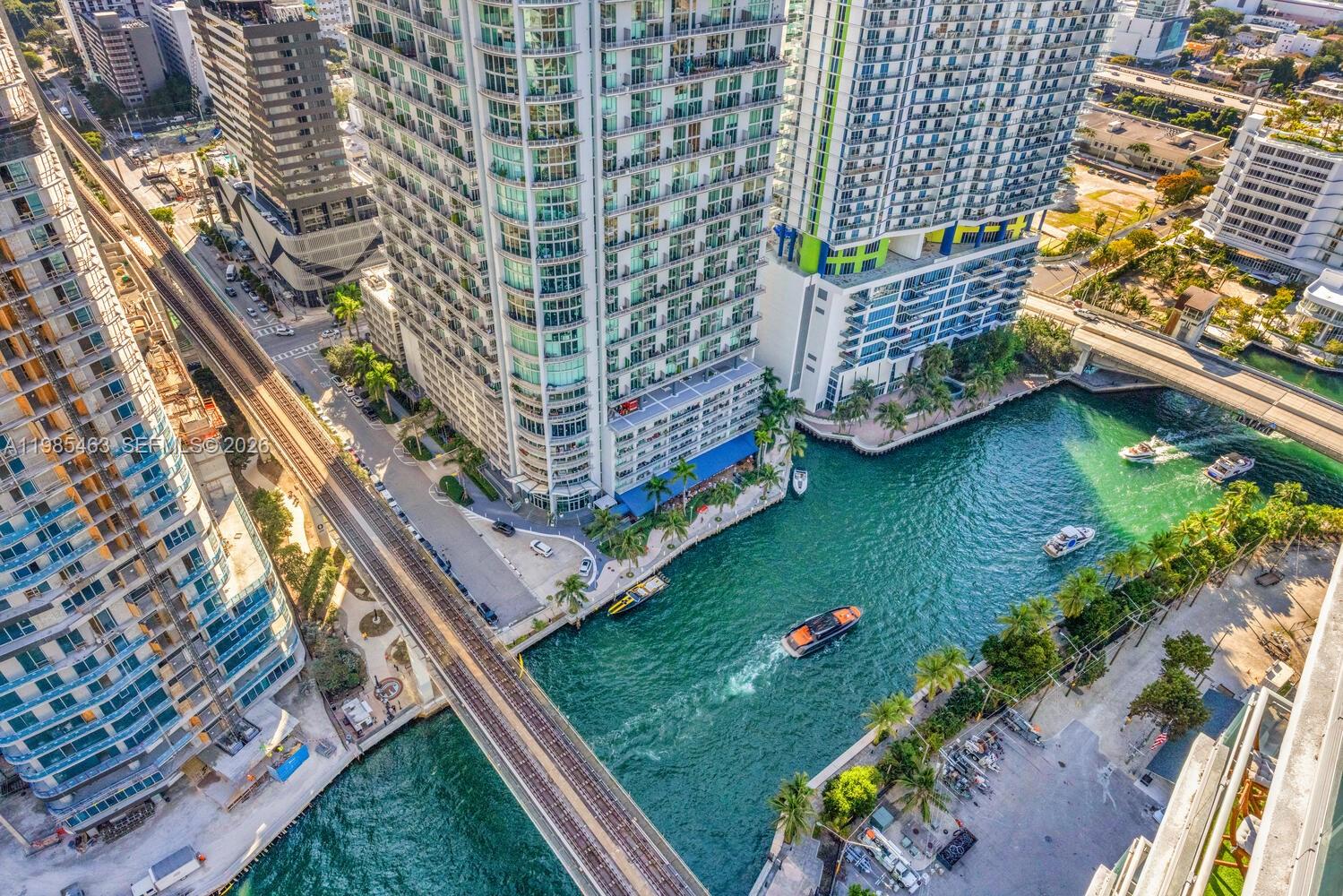 MINT CONDO - Residential