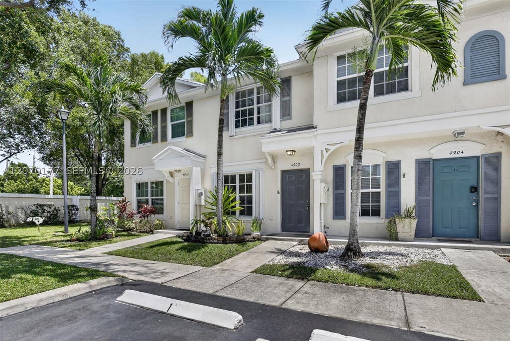 Photo of 4902 SW 31st Ter, Dania Beach, FL 33312 (MLS # A12070177)