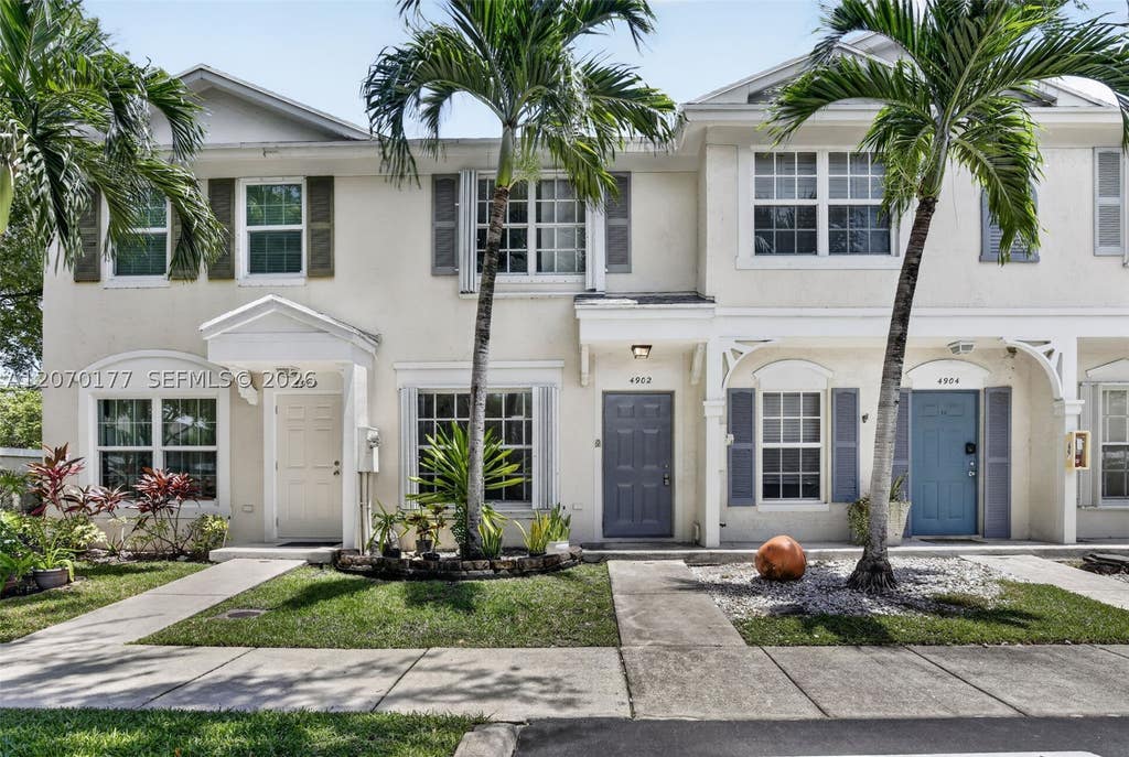 Photo of 4902 SW 31st Ter, Dania Beach, FL 33312 (MLS # A12070177)