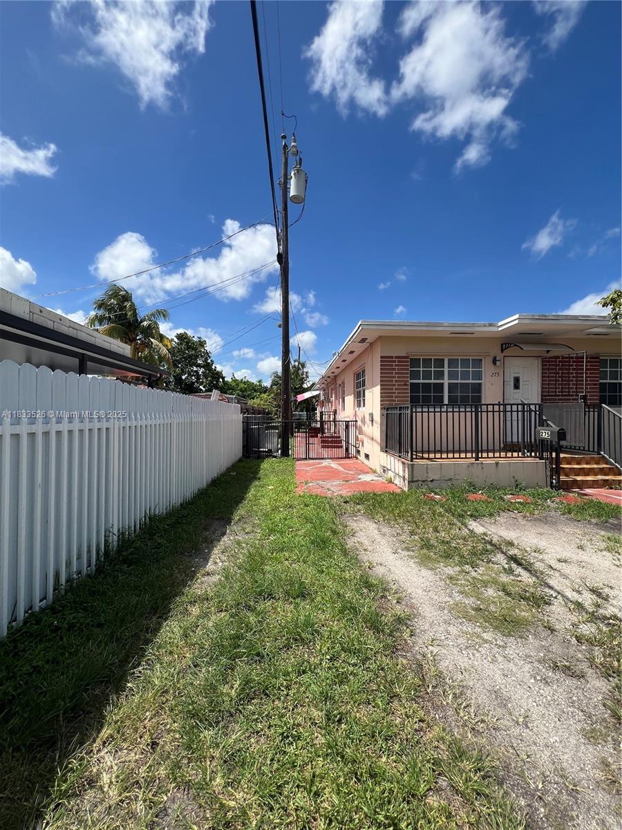 1 Bedroom 1 bathroom located in West Hialeah, fully furnished with mini fridge, microwave, offers one parking space, Perfect for 1 person No Pets, No Washer/Dryer. Water and electricity included.