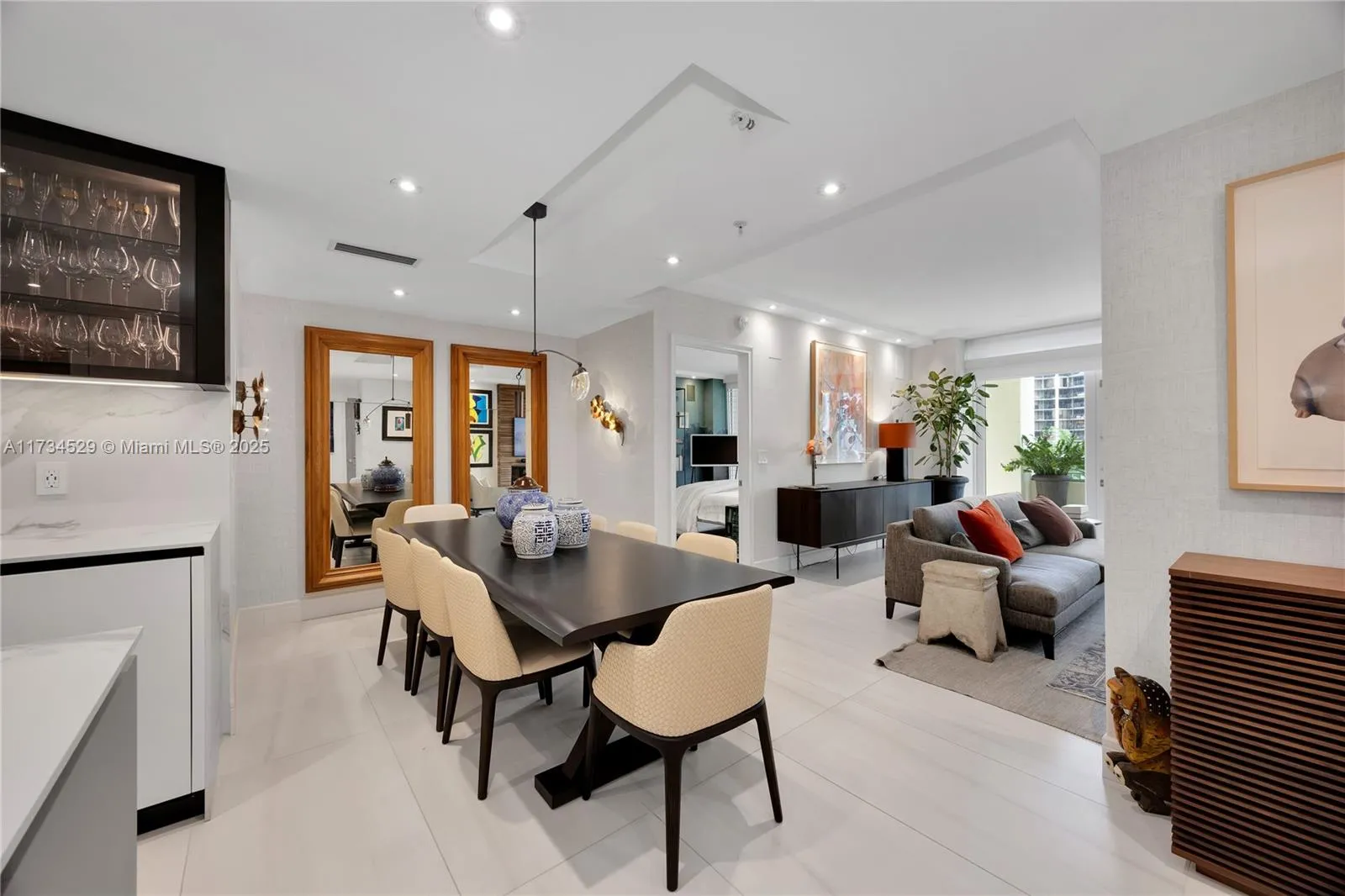 Miami, Florida 33133, United States, 2 Bedrooms Bedrooms, ,3 BathroomsBathrooms,Residential,Active,12612