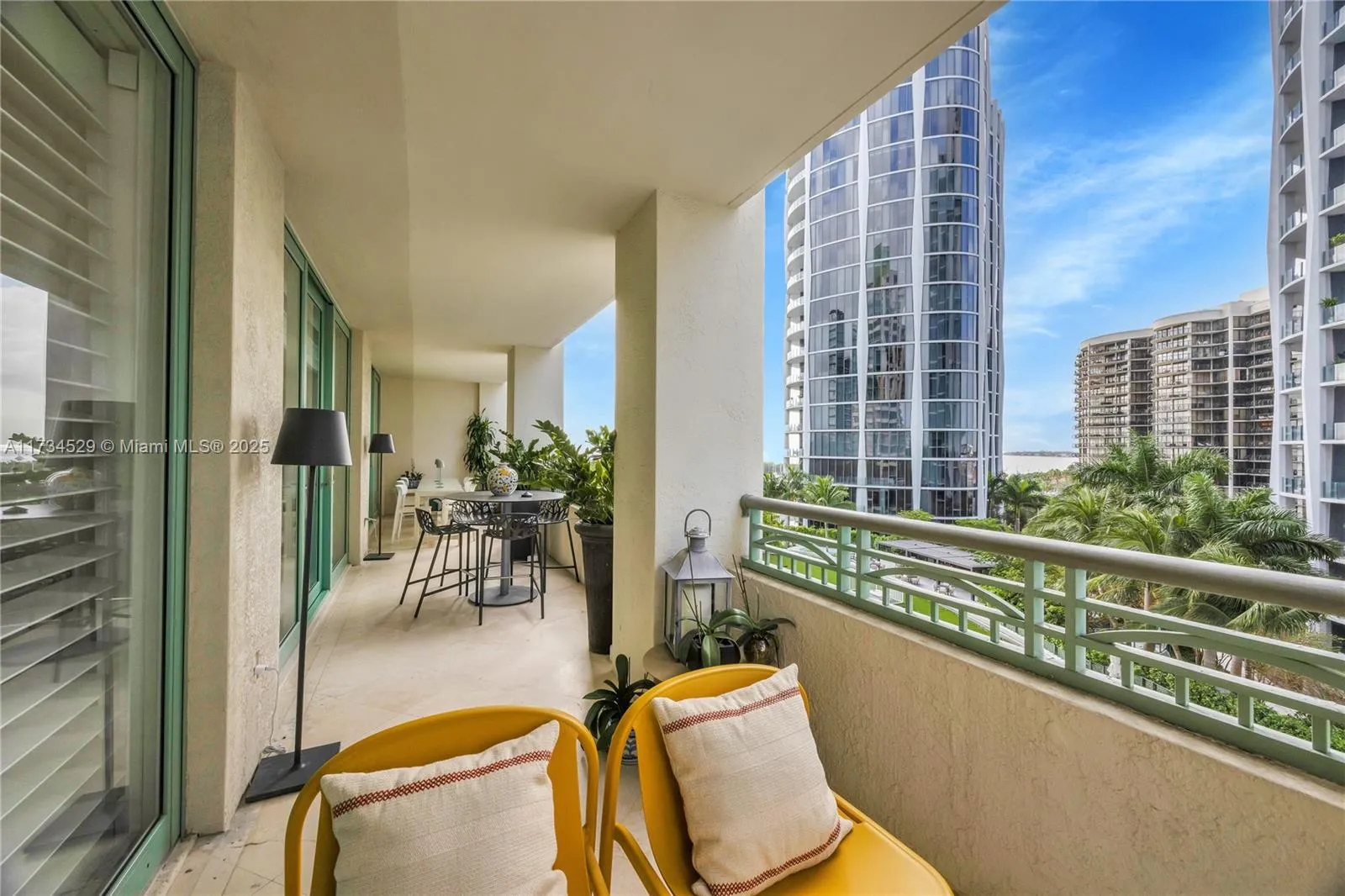Miami, Florida 33133, United States, 2 Bedrooms Bedrooms, ,3 BathroomsBathrooms,Residential,Active,12612
