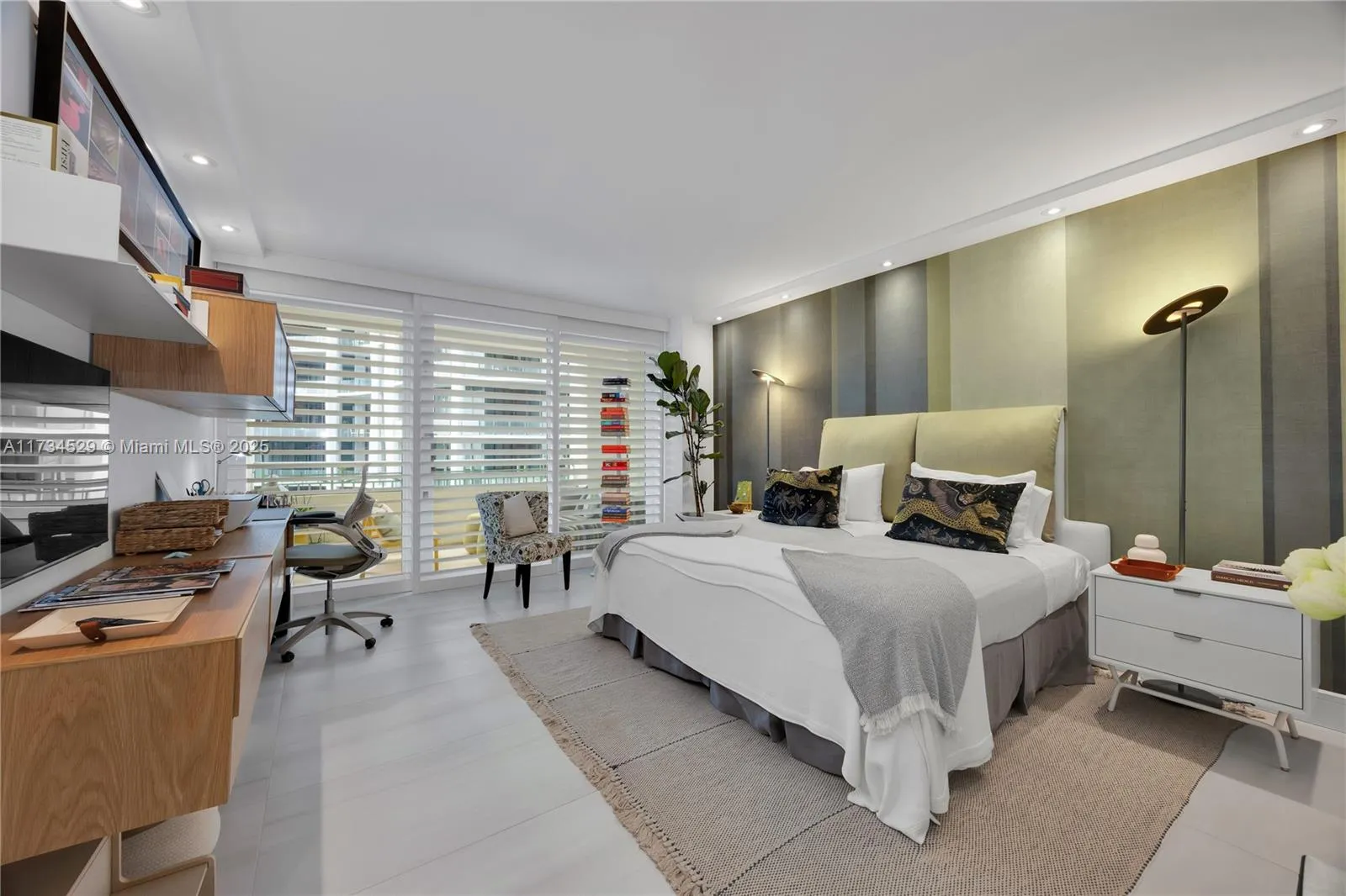 Miami, Florida 33133, United States, 2 Bedrooms Bedrooms, ,3 BathroomsBathrooms,Residential,Active,12612