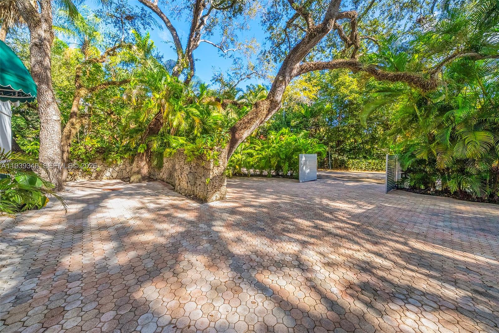 SUNSHINE VISTAS - Residential