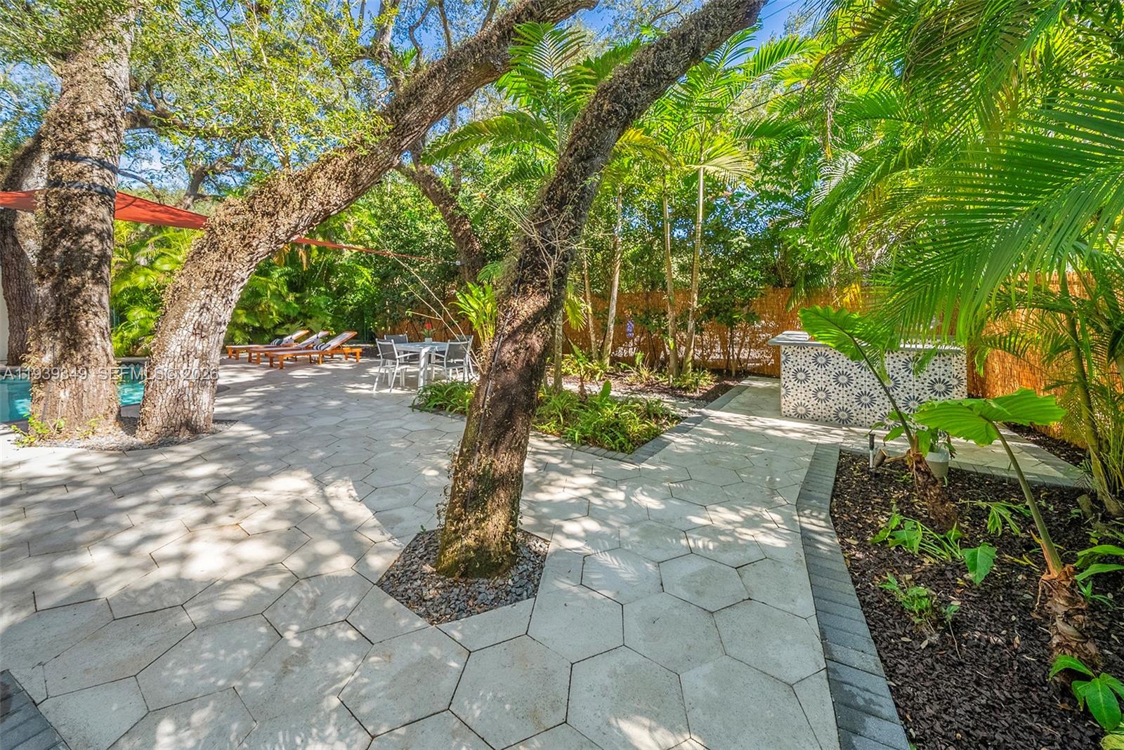 SUNSHINE VISTAS - Residential