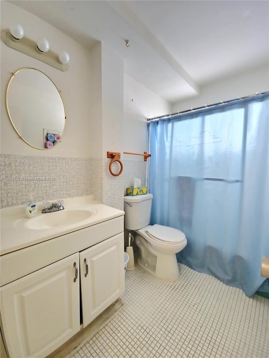 ELDORADO COUNTRY CLUB APT - Residential