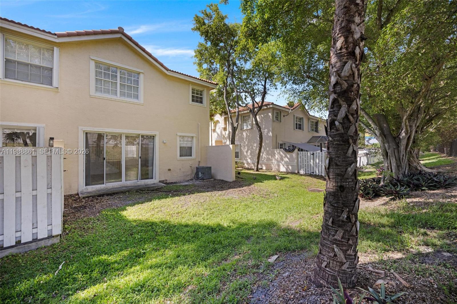 SILVER FALLS POD - Residential Lease