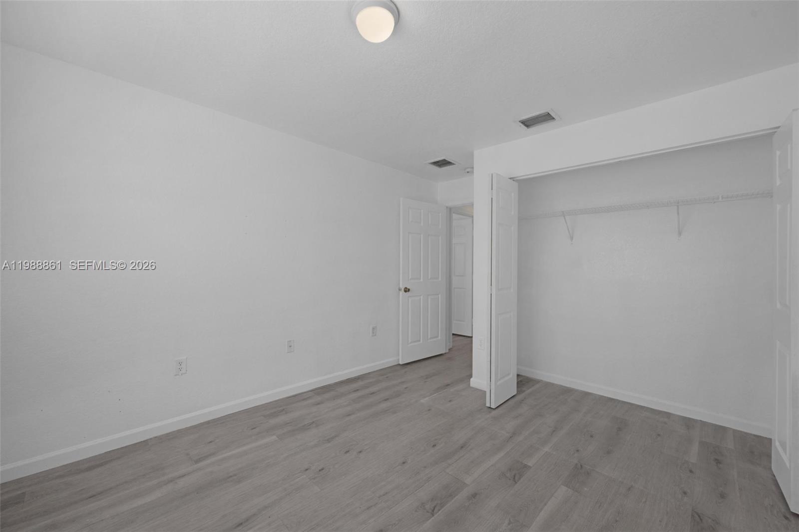 SILVER FALLS POD - Residential Lease