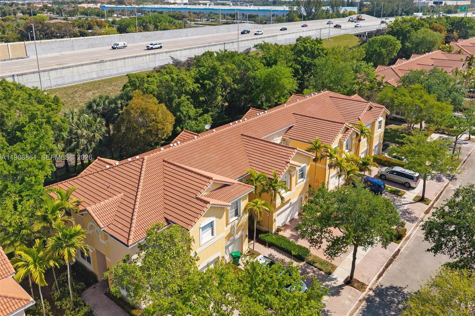 SILVER FALLS POD - Residential Lease