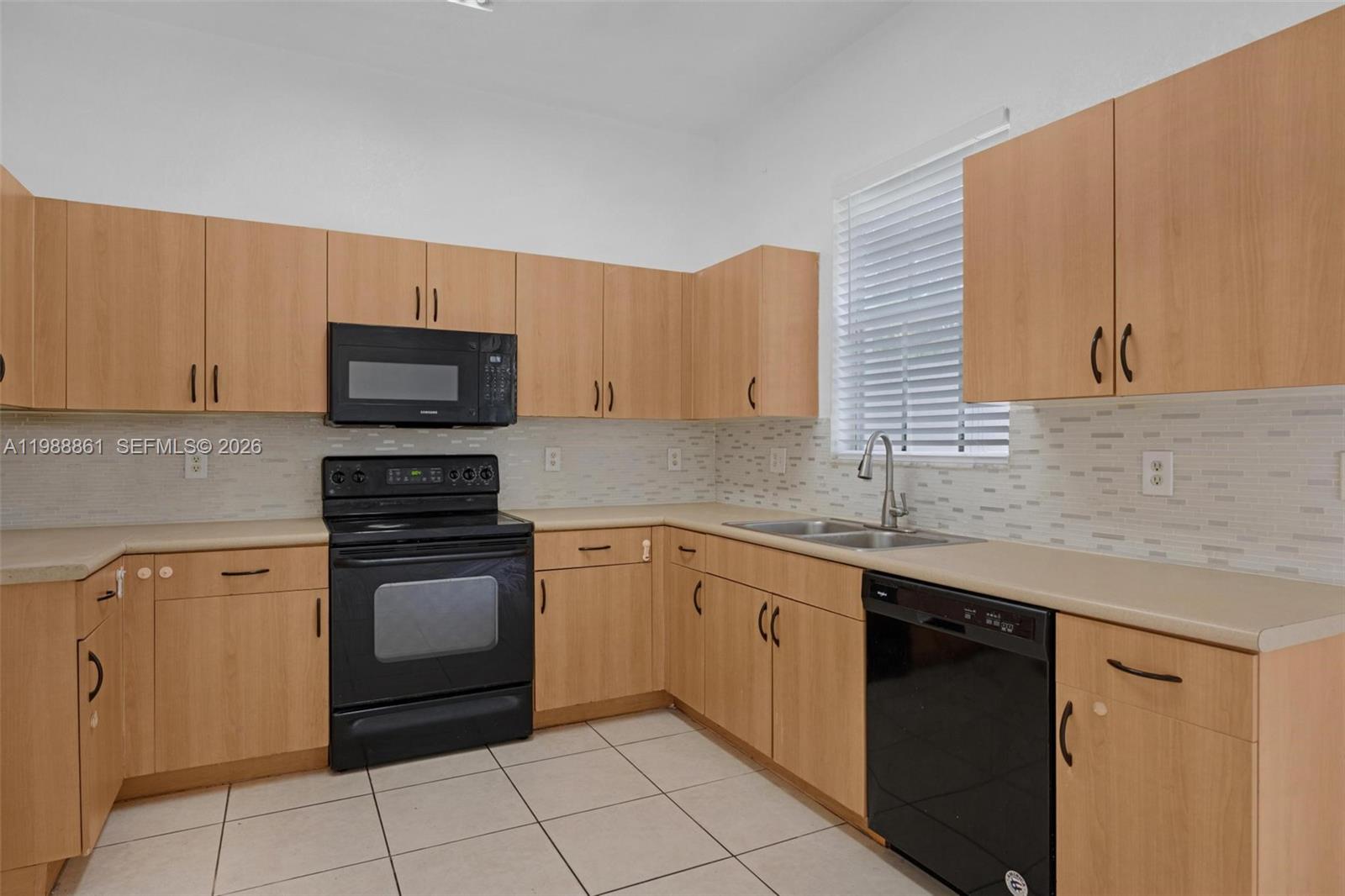 SILVER FALLS POD - Residential Lease