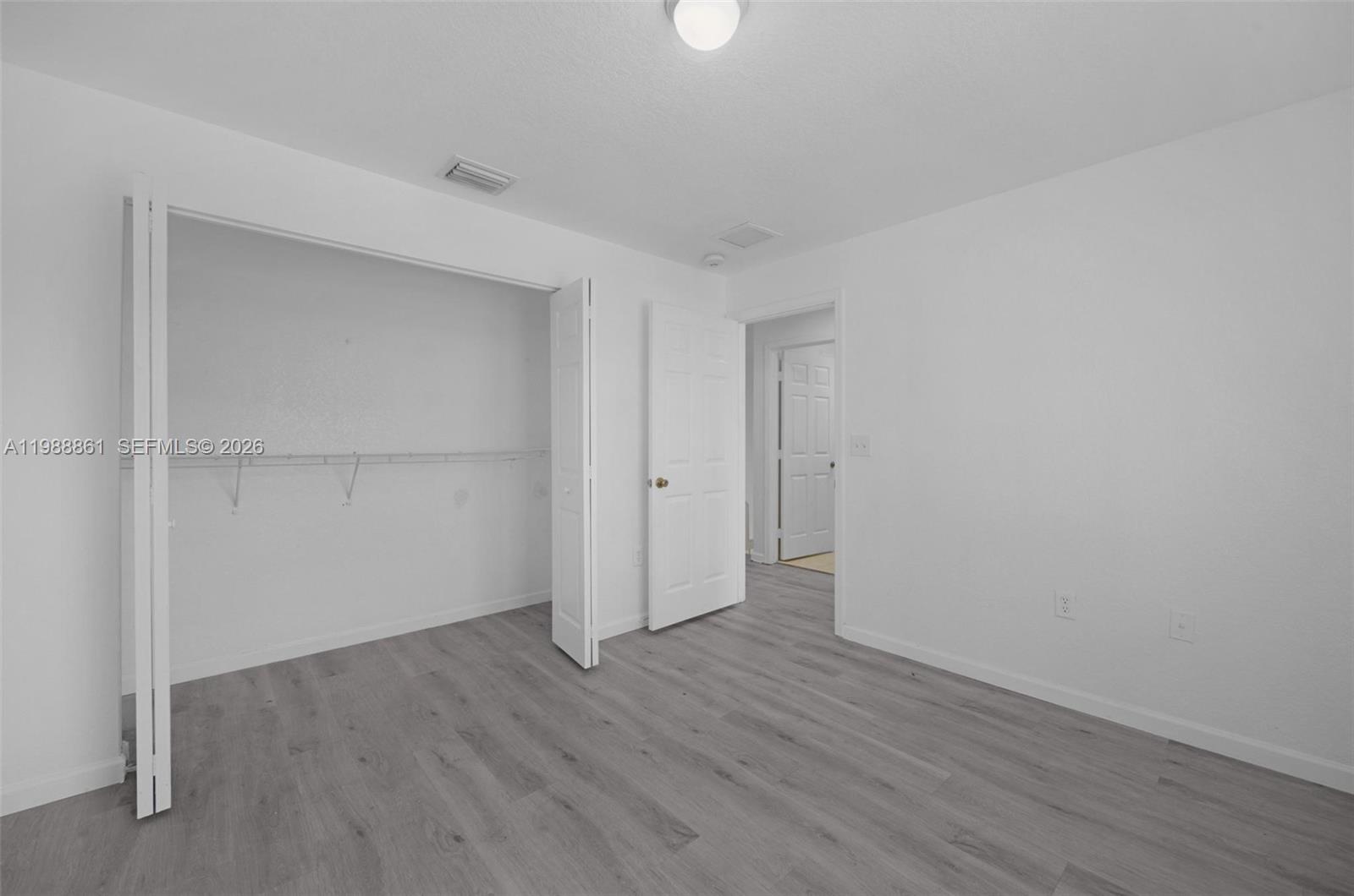 SILVER FALLS POD - Residential Lease