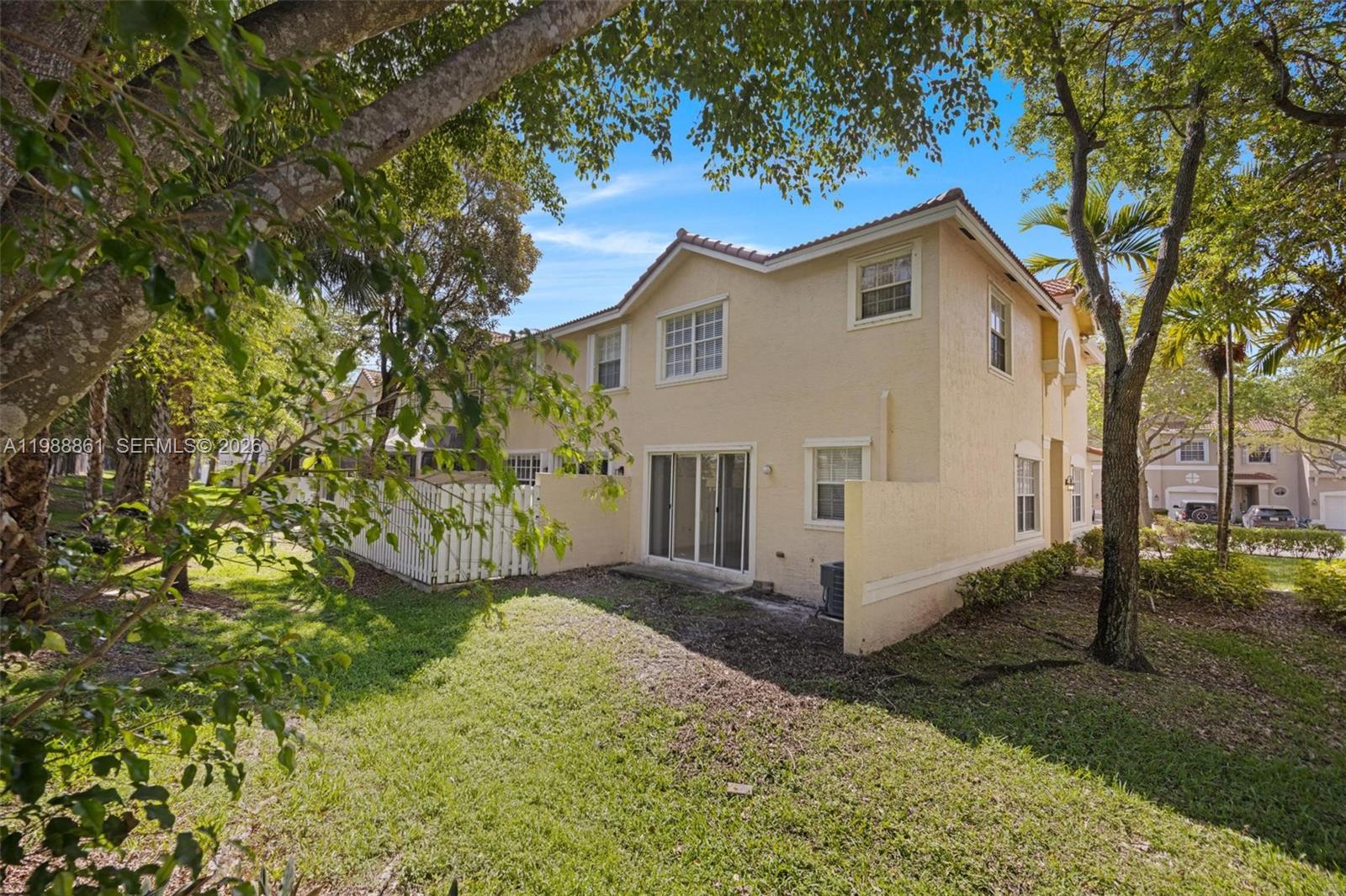 SILVER FALLS POD - Residential Lease