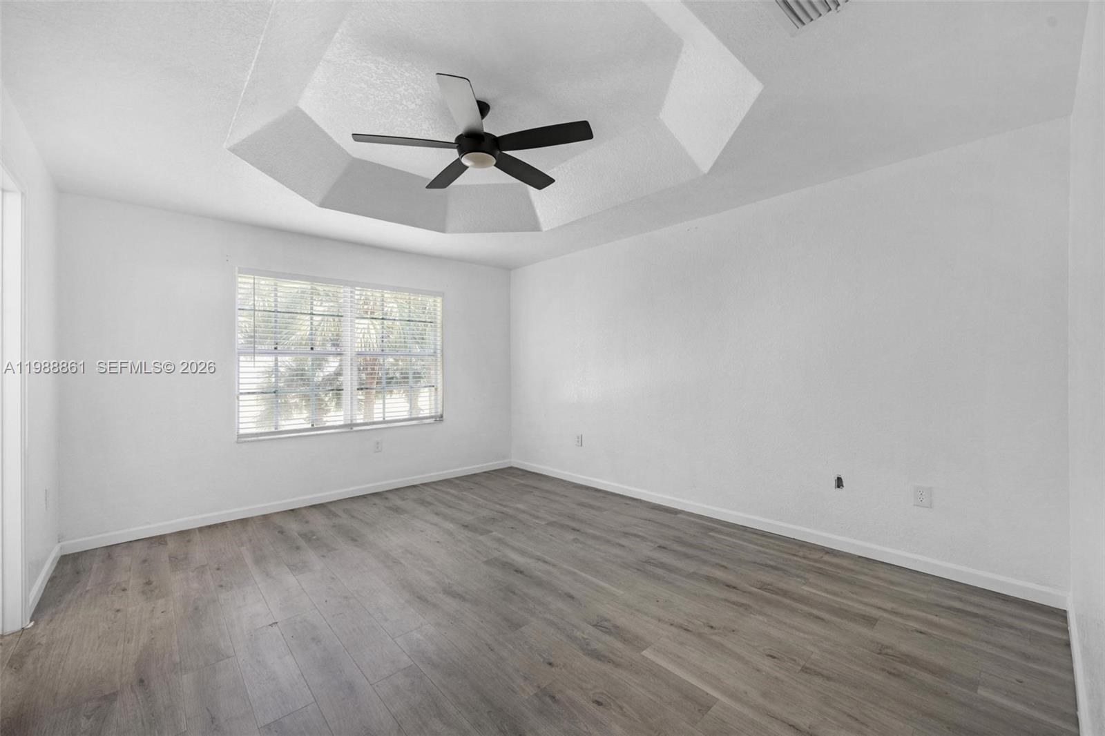 SILVER FALLS POD - Residential Lease