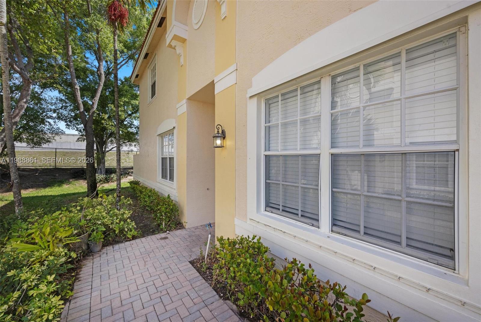 SILVER FALLS POD - Residential Lease