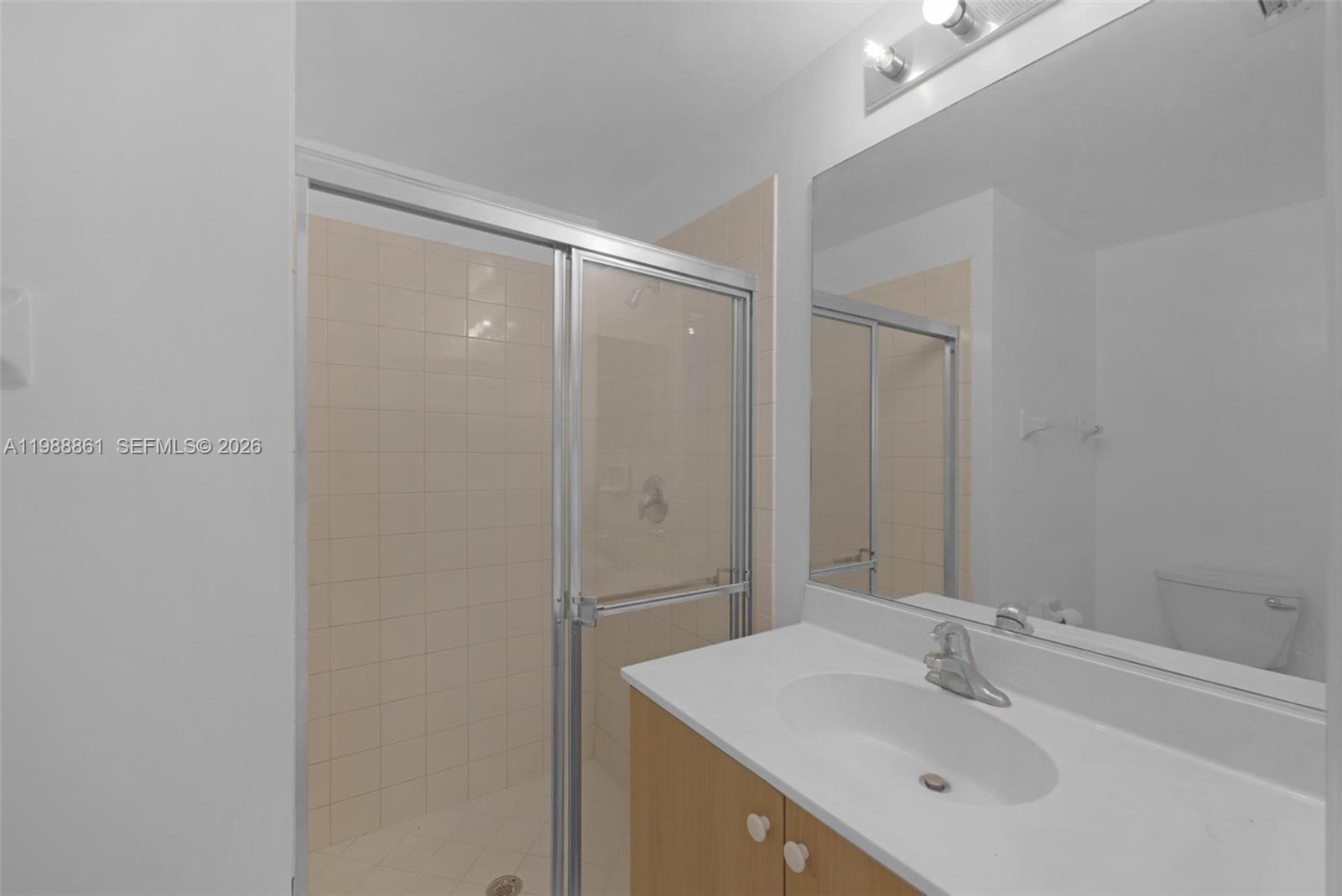 SILVER FALLS POD - Residential Lease