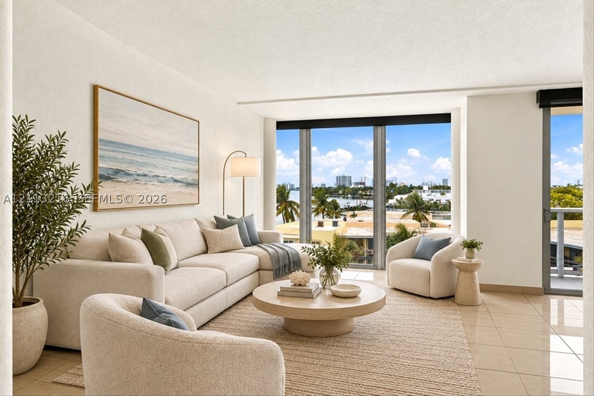 900 Bay Dr 425
