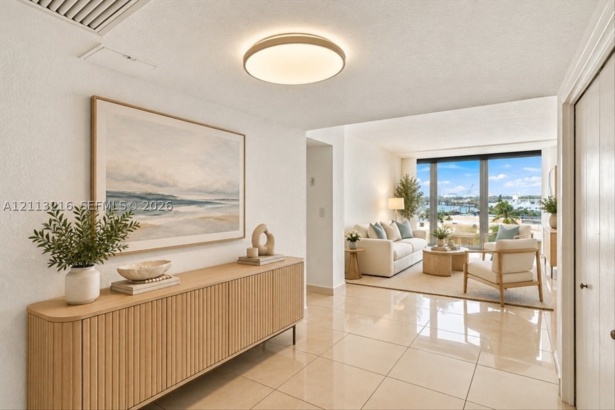 900 Bay Dr 425