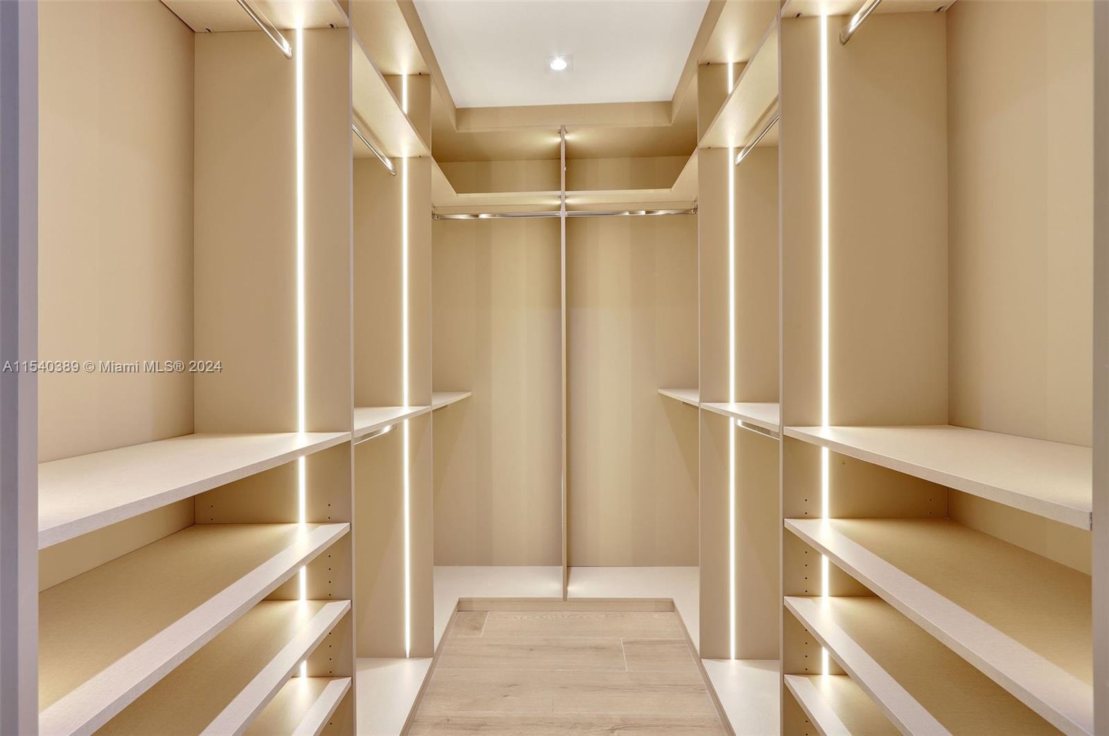 MIAMI SHORES SEC 8 REV - Residential