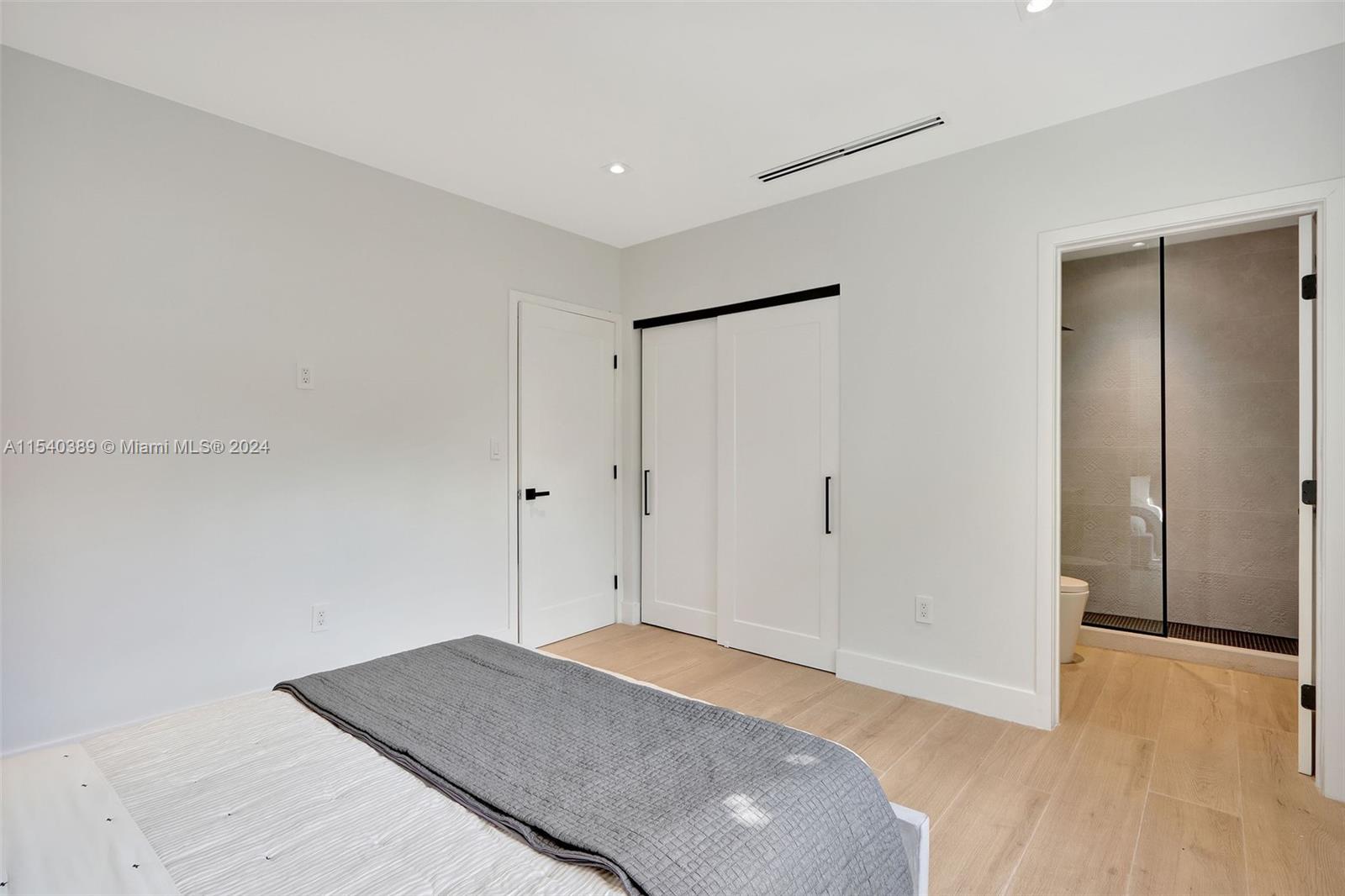 MIAMI SHORES SEC 8 REV - Residential