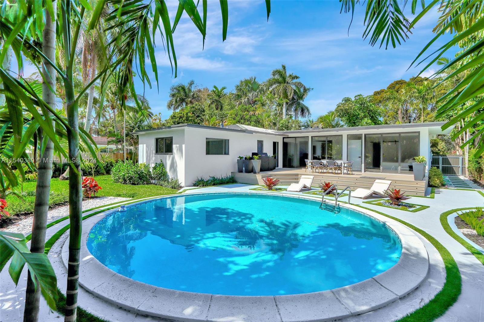 MIAMI SHORES SEC 8 REV - Residential