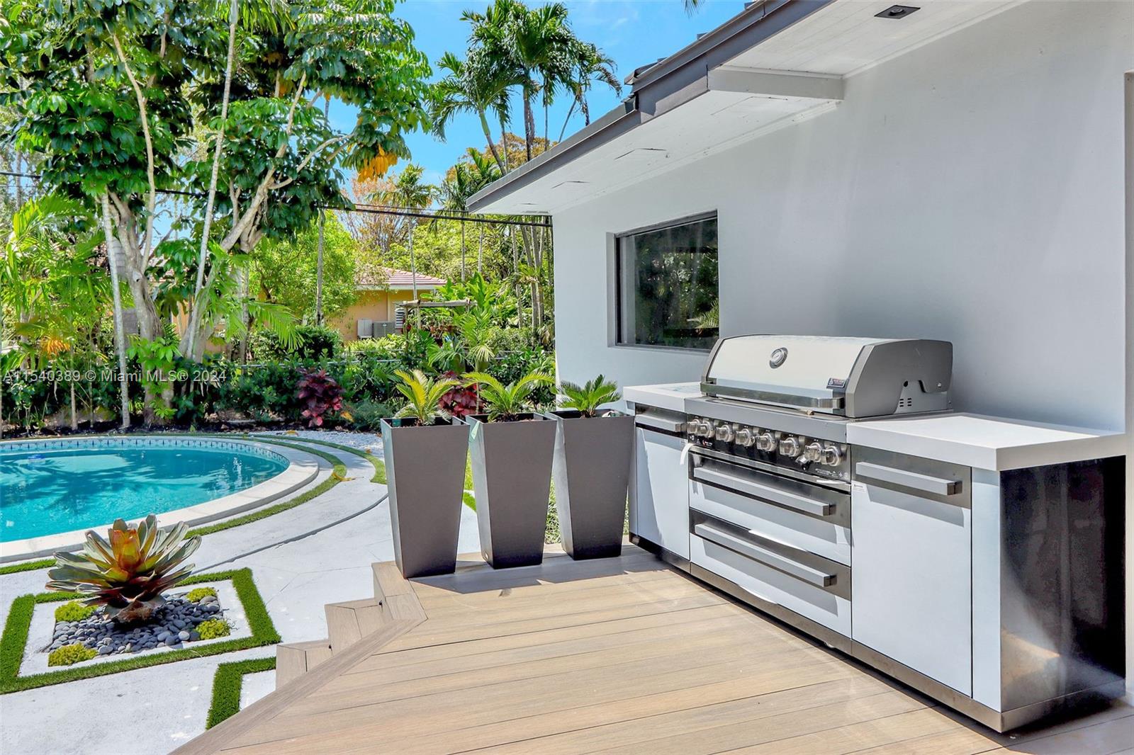 MIAMI SHORES SEC 8 REV - Residential