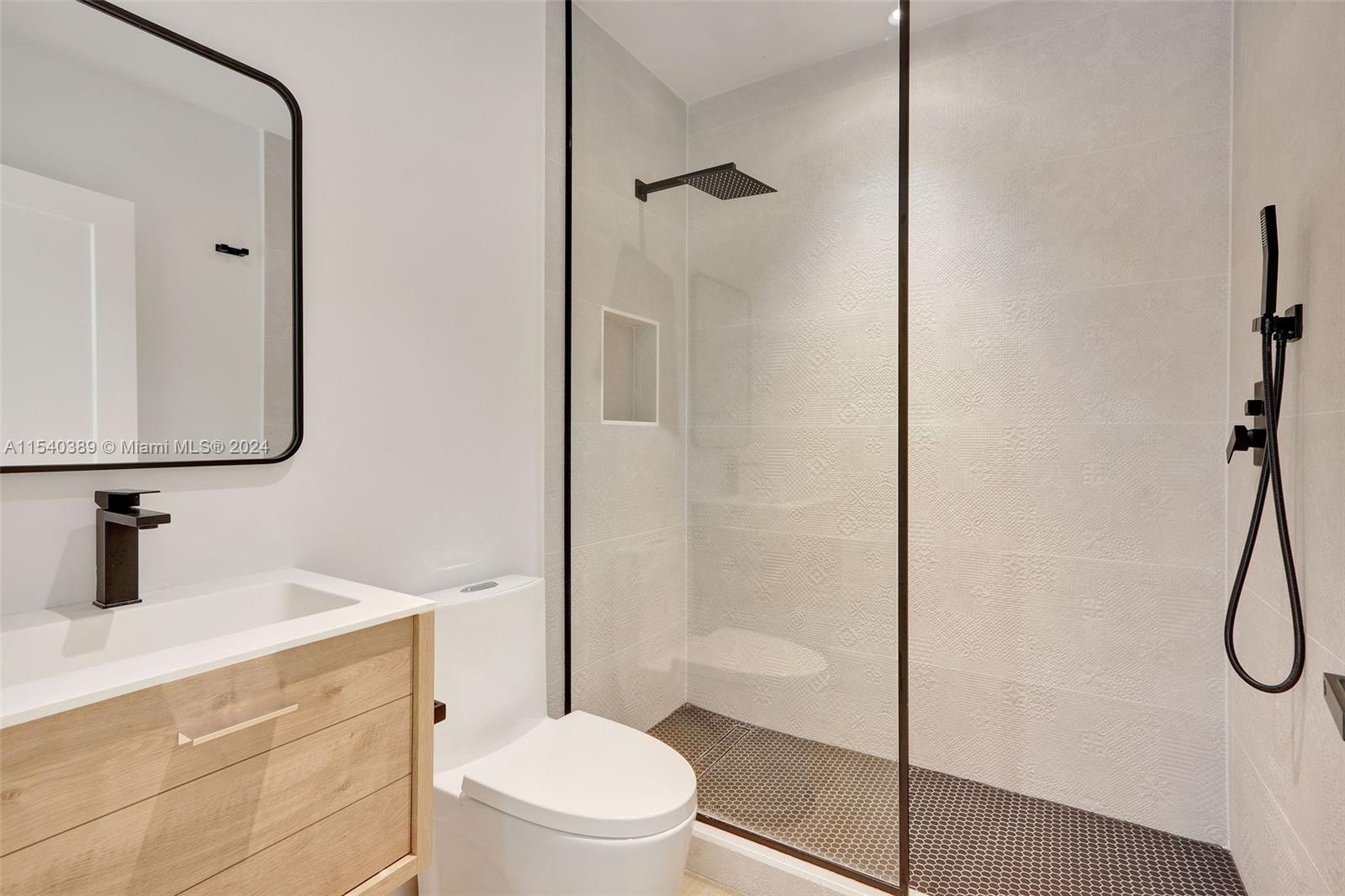 MIAMI SHORES SEC 8 REV - Residential