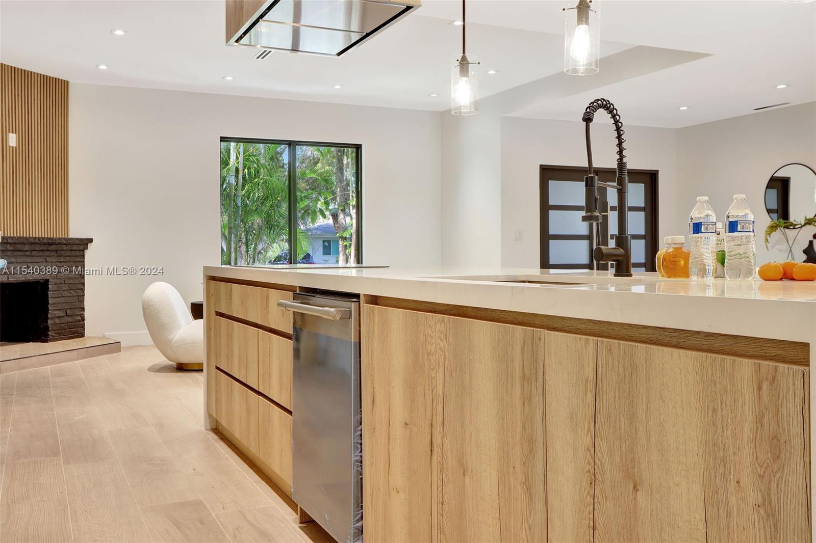 MIAMI SHORES SEC 8 REV - Residential