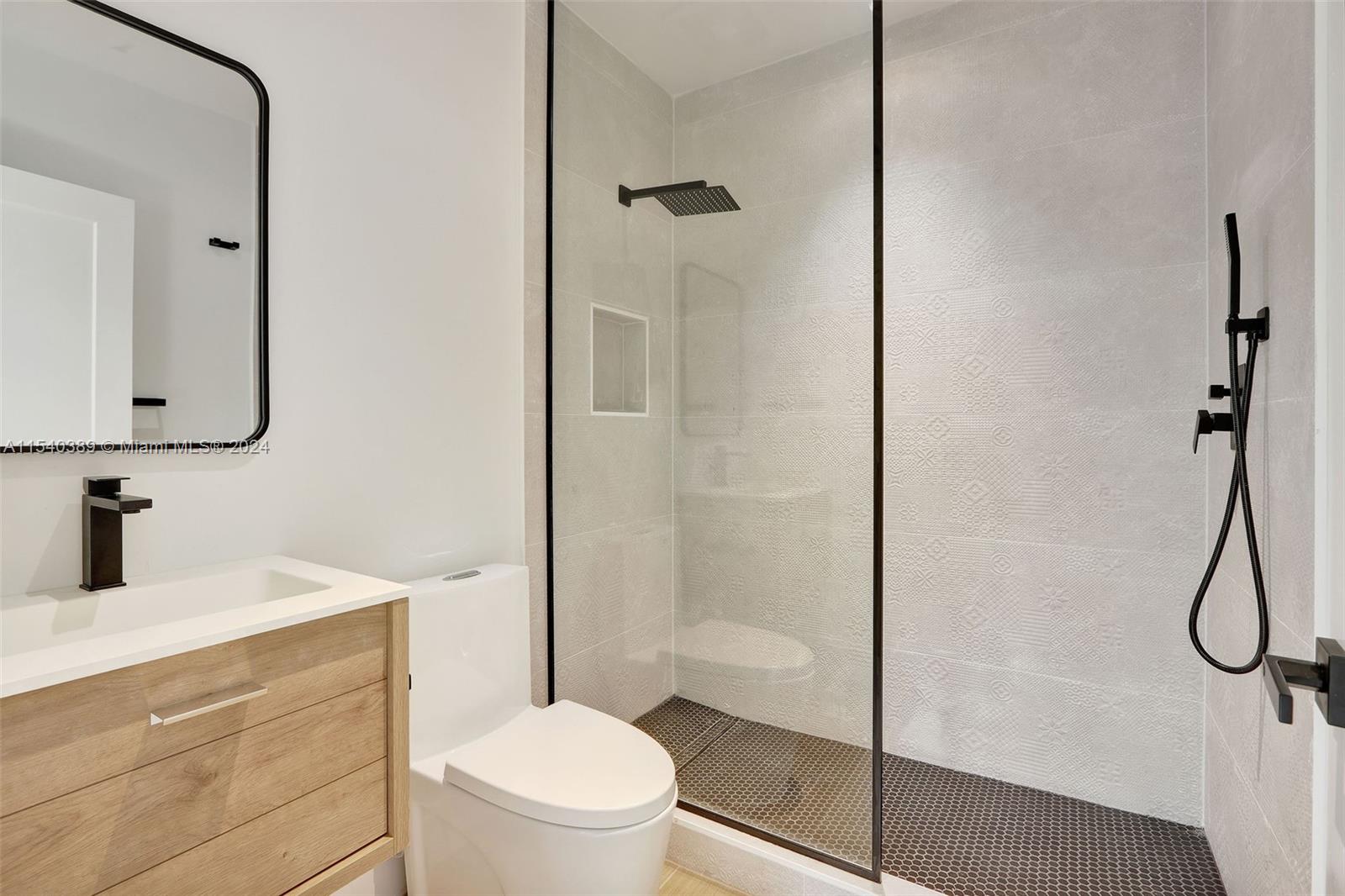 MIAMI SHORES SEC 8 REV - Residential