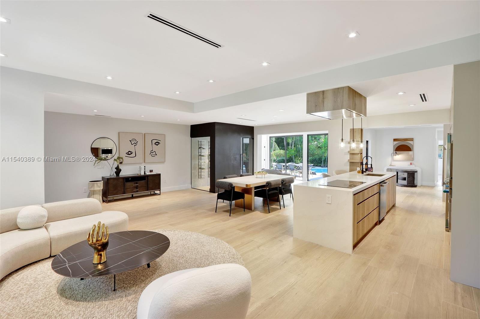 MIAMI SHORES SEC 8 REV - Residential