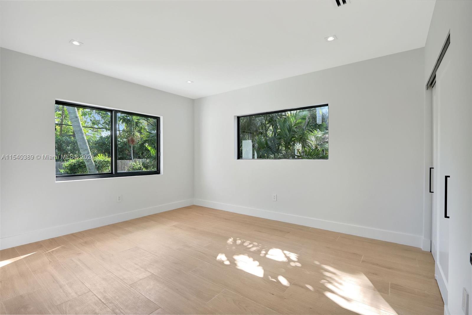 MIAMI SHORES SEC 8 REV - Residential