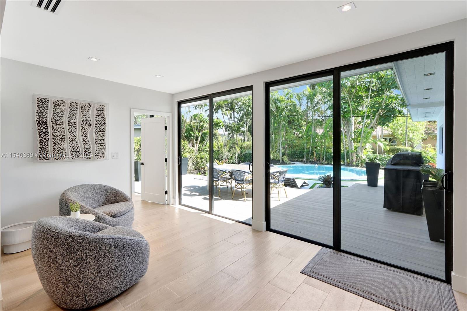 MIAMI SHORES SEC 8 REV - Residential