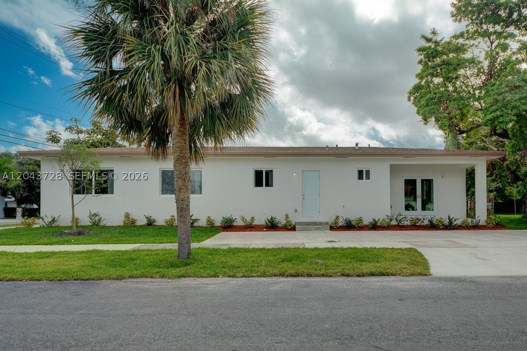 Photo of 312 Phippen Waiters Rd, Dania Beach, FL 33004 (MLS # A12043728)