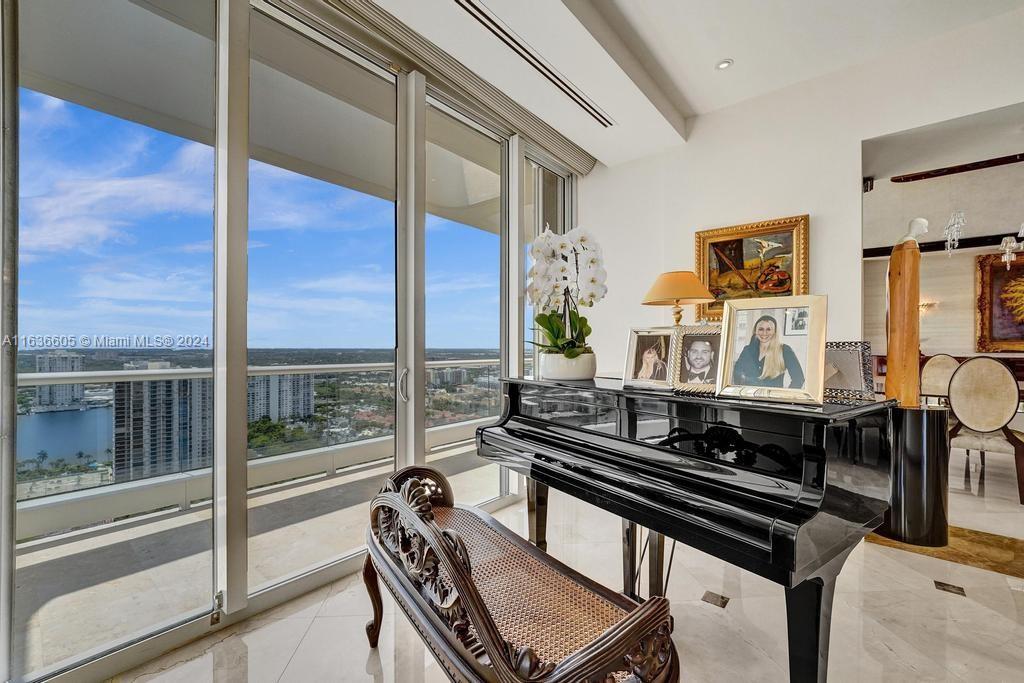 7000 ISL BLVD WILLIAMS IS - Residential
