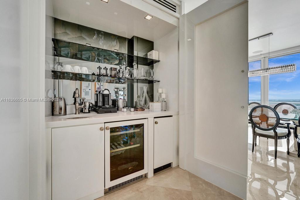 7000 ISL BLVD WILLIAMS IS - Residential
