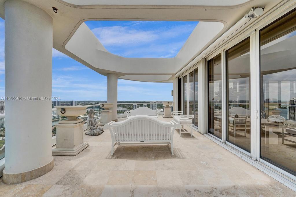 7000 ISL BLVD WILLIAMS IS - Residential