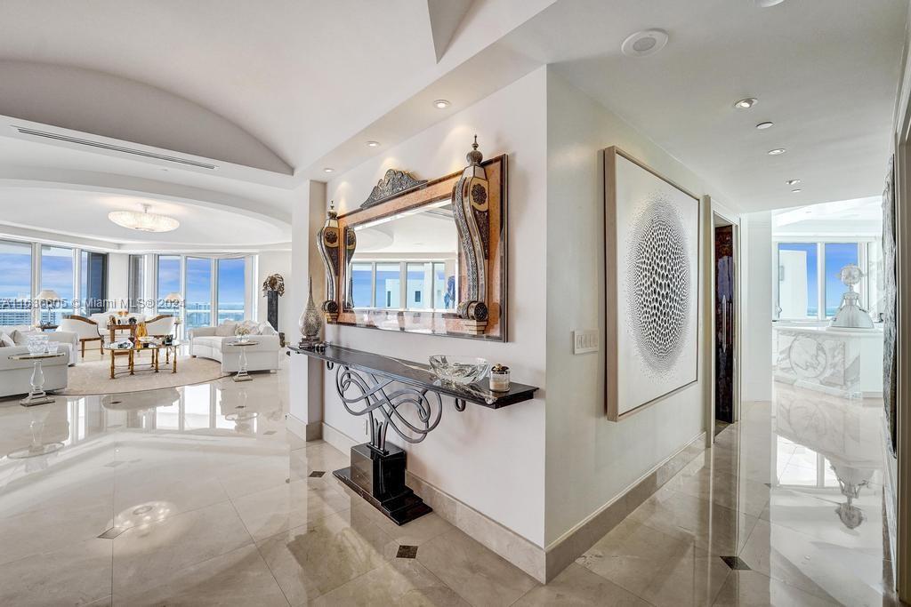 7000 Island Blvd PH-02