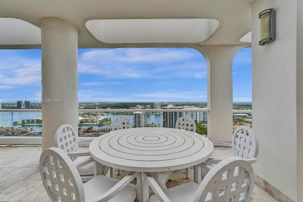 7000 ISL BLVD WILLIAMS IS - Residential
