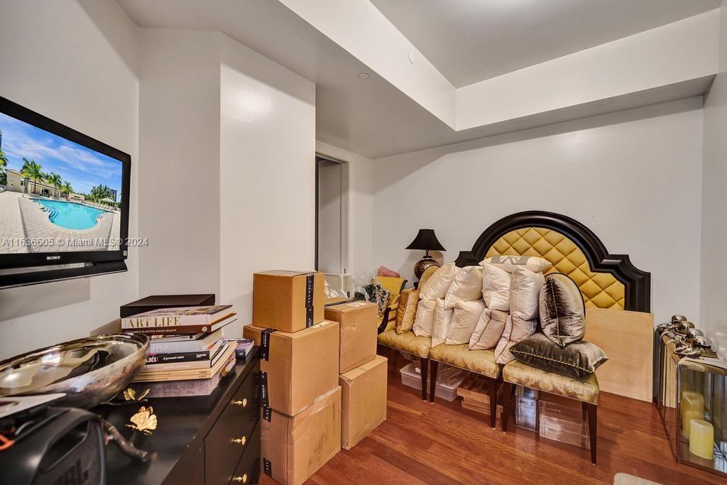 7000 ISL BLVD WILLIAMS IS - Residential
