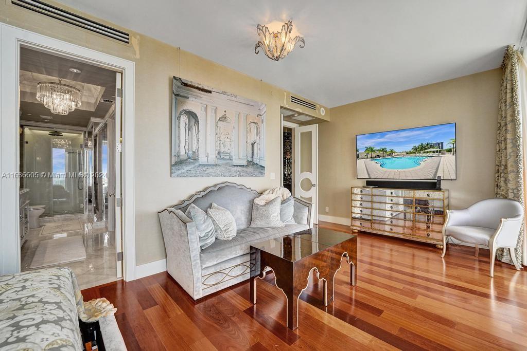 7000 ISL BLVD WILLIAMS IS - Residential