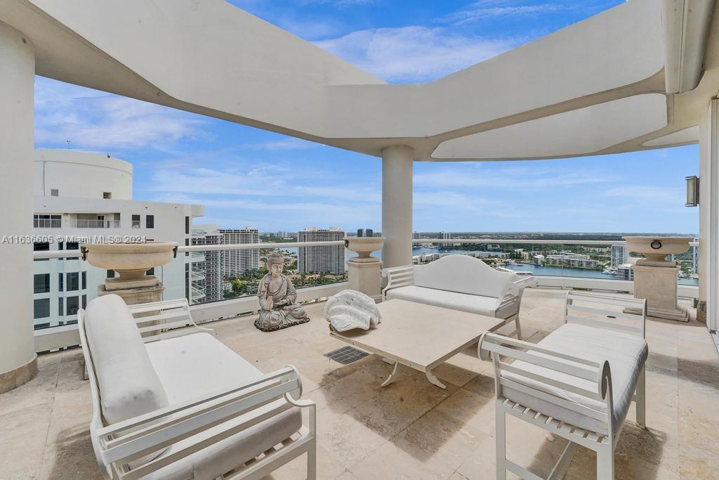 7000 ISL BLVD WILLIAMS IS - Residential