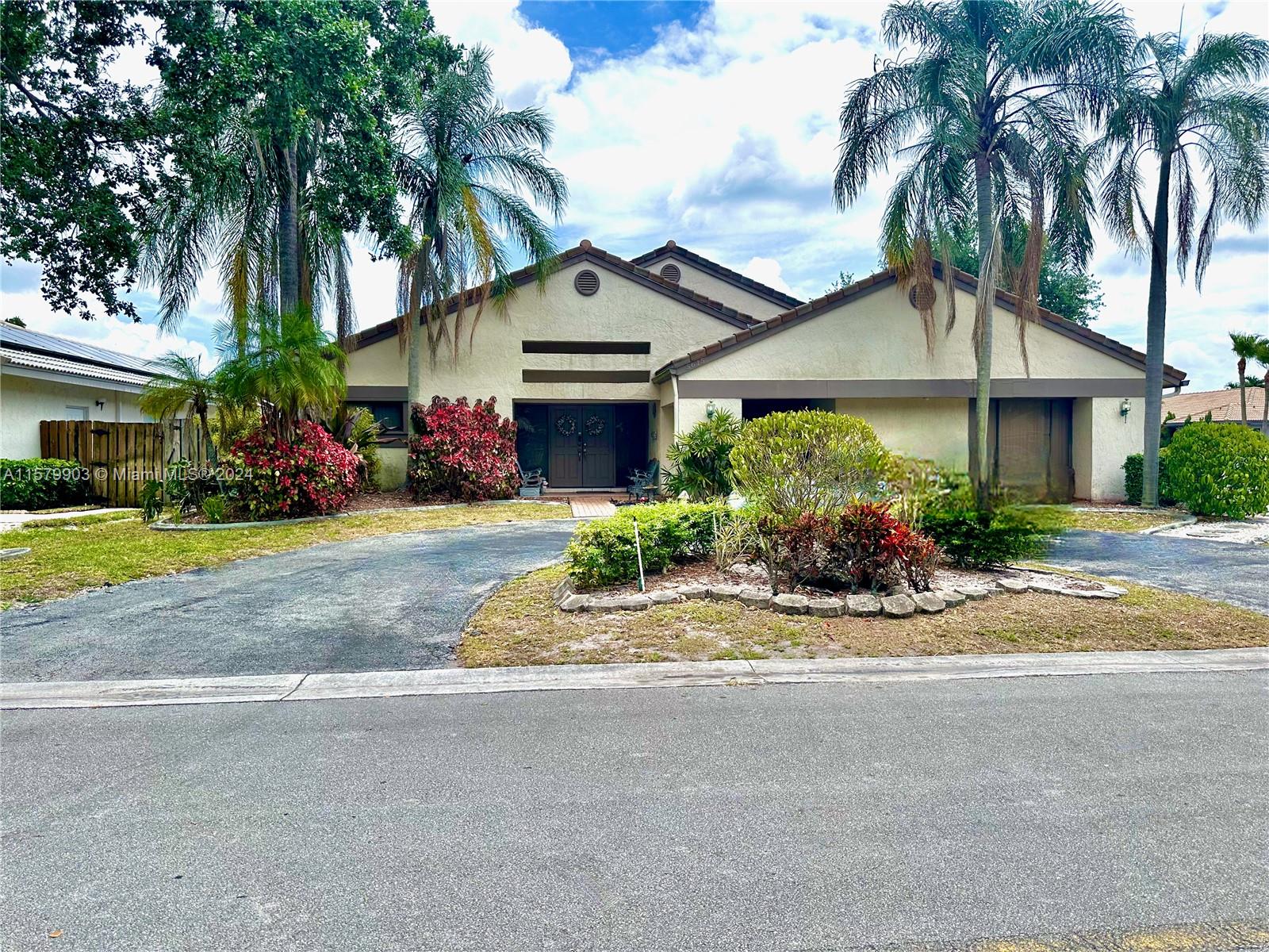 Property for Sale at 5615 Nw 64th Ln Ln, Coral Springs, Broward County, Florida - Bedrooms: 4 
Bathrooms: 3  - $690,000